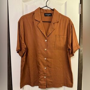 KITTENISH BUTTON DOWN